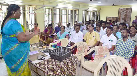 செல்போன் செயலி மூலம் விவசாயிகளின் விவரங்கள் பதிவேற்றம்