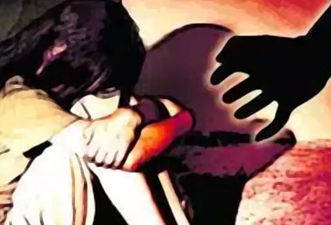 சிறுவனுக்கு பாலியல் தொல்லை: மளிகை கடைக்காரருக்கு பொதுமக்கள் தர்ம அடி