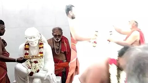 கும்பாபிஷேகத்தின் போது திடீரென மாயமான ஷீரடி சாய்பாபா சிலை- பக்தர்கள் பரவசம்