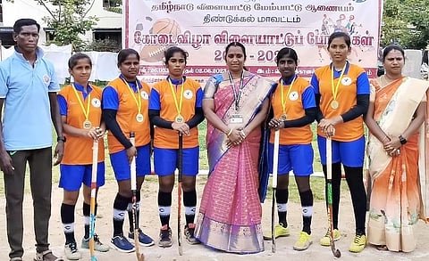 ஆக்கி போட்டி; அன்னை தெரசா பல்கலைக்கழக அணி சாம்பியன்