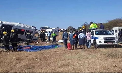 ஆப்பிரிக்க நாட்டில் மினிபஸ் மீது லாரி மோதி 22 பேர் சாவு