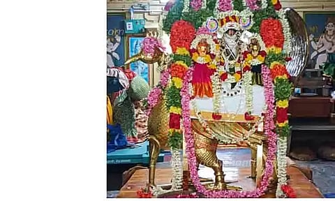 தங்க மயில் வாகனத்தில் கல்யாண சுப்பிரமணியர் வீதியுலா