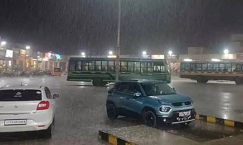 இடி- மின்னலுடன் திடீர் மழை