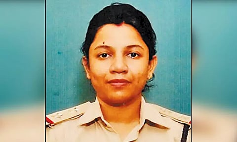 ரெயில் விபத்தில் காயம் அடைந்தாலும் உடன் பயணம் செய்த சிலரை மீட்க உதவியது மகிழ்ச்சி - பெண் சப்-இன்ஸ்பெக்டர் பேட்டி