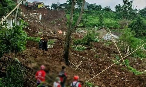 சீனாவின் சிச்சுவான் மாகாணத்தில் திடீர் நிலச்சரிவு: 14 பேர் பலி - 5 பேர் மாயம்