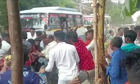 "பாயசம் சரி இல்லை" சாம்பாரை கொட்டி திருமண நிச்சயதார்த்த விழாவில் அடிதடி...!