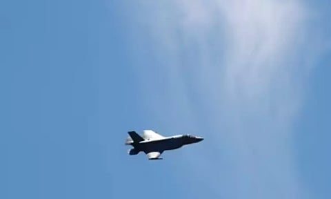 அமெரிக்காவில் பரபரப்பு: வாஷிங்டன் மீது தாறுமாறாக பறந்த விமானம்