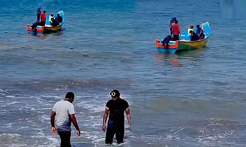 தங்கத்தை கடலில் வீசிய விவகாரம் - 3-வது நாளாக தேடுதல் வேட்டை தீவிரம்