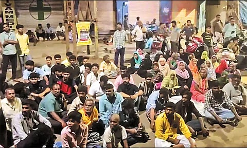 ஆலந்தூரில் மின்வெட்டை கண்டித்து மின்வாரிய அலுவலகத்தை முற்றுகையிட்டு போராட்டம்