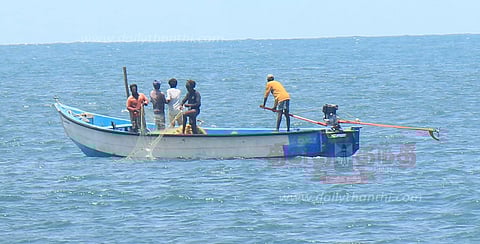 விலை இருந்தும் மீன்கள் கிடைக்காததால் மீனவர்கள் ஏமாற்றம்