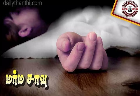 தொப்பூர் கணவாயில் சாலையோரம் நின்ற காரில் வியாபாரி மர்மசாவு தேனி மாவட்டத்தை சேர்ந்தவர்