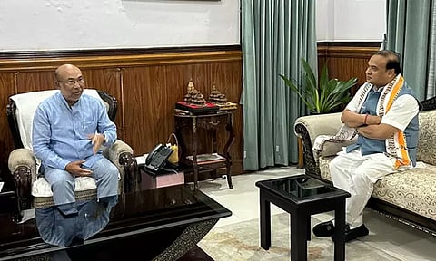 கலவரம் எதிரொலி; மணிப்பூர் முதல்-மந்திரி பைரன் சிங்குடன் அசாம் முதல்-மந்திரி சந்திப்பு