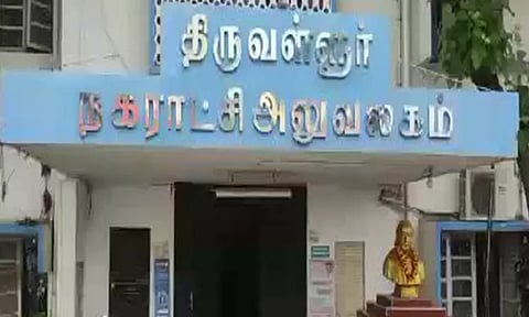 பொது இடங்களில் குப்பை கழிவுகளை கொட்டினால் நடவடிக்கை - திருவள்ளூர் நகராட்சி ஆணையர் எச்சரிக்கை