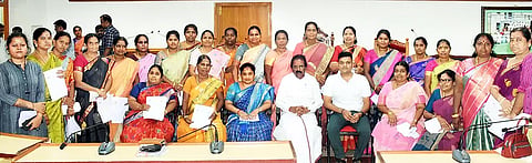 திருச்சி மாநகராட்சி துணை மேயர், கவுன்சிலர்கள் தெலுங்கானா பயணம்