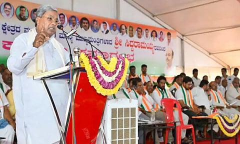 கர்நாடகம் முழுவதும் இன்று முதல் அரசு பஸ்களில் பெண்களுக்கு இலவசம்