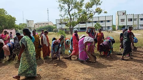 தயார் நிலையில் அரசு பள்ளிகள்