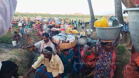 கிருஷ்ணகிரி அருகே, தீயசக்திகளால் தொடர் மரணங்கள் ஏற்படுவதாக கிராமத்தை காலி செய்து வனப்பகுதியில் குடியேறிய மக்கள்