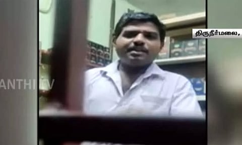 டாஸ்மாக்கில் மது பாட்டிலுக்கு கூடுதலாக ரூ.10 கேட்டு ஊழியர் வாக்குவாதம் - அதிரடியாக பாய்ந்த நடவடிக்கை