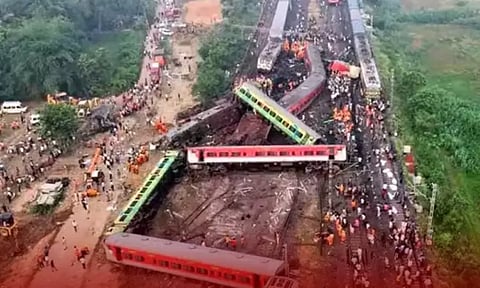 ஒடிசா ரெயில் விபத்து: உதவி ஸ்டேஷன் மாஸ்டர் உட்பட 3 பேர் கைது