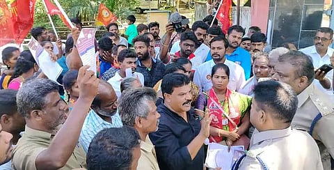 நாம் தமிழர் கட்சியினர் ஆர்ப்பாட்டம்