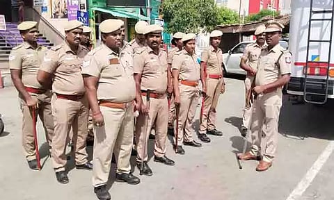 அமைச்சர் செந்தில்பாலாஜி கைது எதிரொலி: கரூர் மாவட்டத்தில் போலீசார் குவிப்பு