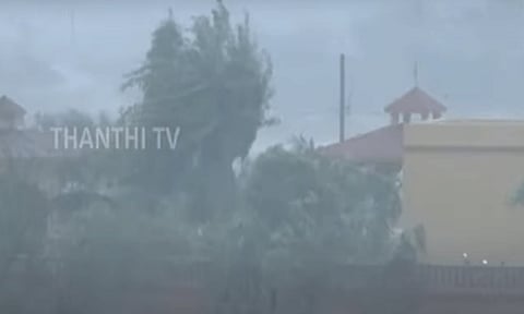 சீற்றம் குறையாத பிபர்ஜாய் புயல் - வானிலை ஆய்வு மையம் எச்சரிக்கை