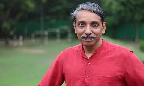 என்.சி.இ.ஆர்.டி. செய்வது நியாயமானது தான் பாட புத்தக திருத்தப்பணியை கல்வியாளர்கள் எதிர்ப்பது சரியல்லபல்கலைக்கழக மானிய குழு கண்டனம்