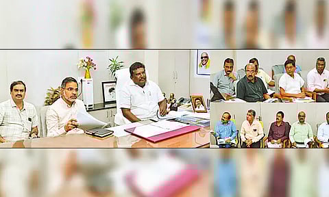 போக்குவரத்துக் கழகங்களில் பணிபுரியும் தொழிலாளர்களின் குறைகளை கேட்டறிந்து நிவர்த்தி செய்ய வேண்டும் - அதிகாரிகளுக்கு அமைச்சர் சிவசங்கர் உத்தரவு