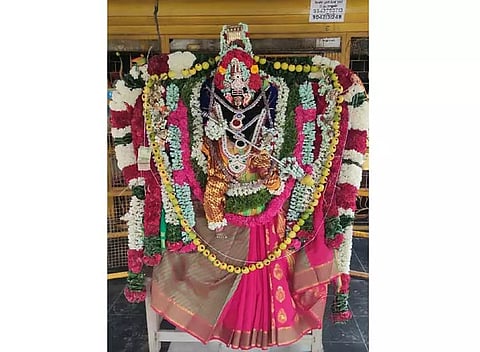 தேவபாண்டலம் பெரியநாயகி அம்மன் கோவிலில் ஊஞ்சல் உற்சவம்