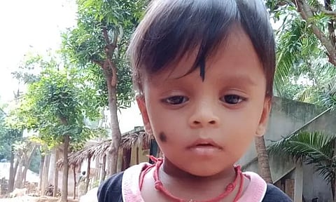 கொதிக்கும் வெந்நீரில் விழுந்த குழந்தை பலி