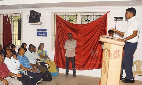 அரசு மாதிரி பள்ளியில் மாணவர் சேர்க்கை