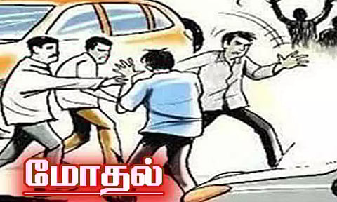 திருமண வரவேற்பில் இருதரப்பினர் மோதல்; 2 பேருக்கு அரிவாள் வெட்டு