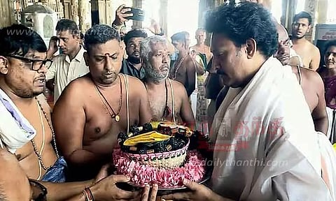சுப்பிரமணிய சுவாமி கோவிலில் அமைச்சர் அன்பில் மகேஷ் பொய்யாமொழி சாமி தரிசனம்