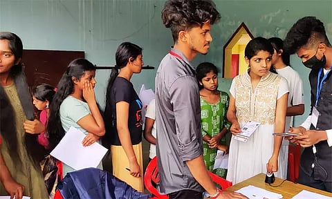 'நீட்' தேர்வில் அரசு பள்ளி மாணவர்கள் பெற்ற மதிப்பெண் எவ்வளவு? - கல்வித் துறை பட்டியல் வெளியீடு