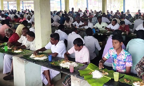 ஒரு மாதத்திற்கு முன்பே தொடங்கிய மொய் விருந்து