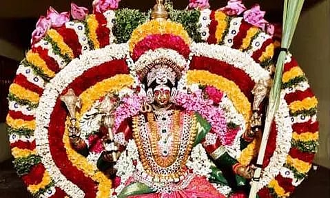 சித்தலூர் பெரியநாயகி அம்மன் கோவிலில் ஊஞ்சல் உற்சவம்