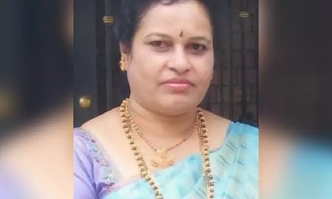 சிவமொக்காவில் அரசு என்ஜினீயரின் மனைவி மர்ம சாவு