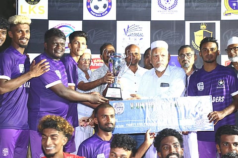 காயல்பட்டினத்தில் பிரீமியர் லீக் கால்பந்து போட்டி பரிசளிப்பு விழா