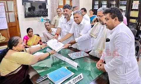 கர்நாடக மேல்-சபை இடைத்தேர்தல்: கடைசி நாளில் காங்கிரஸ் வேட்பாளர்கள் மனு தாக்கல்