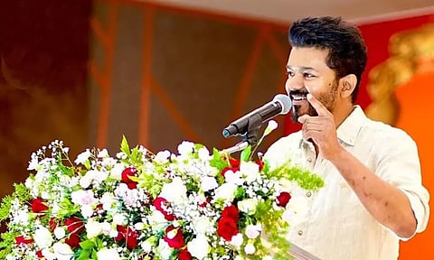 நடிகர் விஜய்க்கு பிறந்த நாள்...! பிரபலங்கள் வாழ்த்து...!