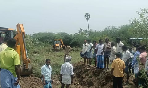 ஏரி ஆக்கிரமிப்பு அகற்றம்