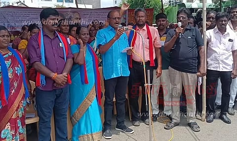 விடுதலை சிறுத்தைகள் கட்சியினர் ஆர்ப்பாட்டம்