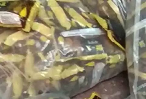 மளிகை கடையில் புகையிலை பொருட்கள் பறிமுதல்