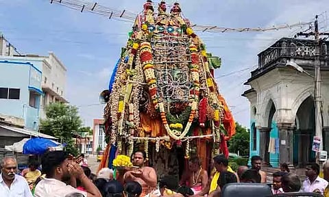 ஊரணி காளியம்மன் கோவில் தேரோட்டம்