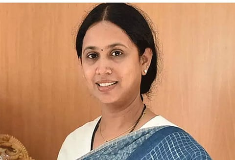 பெண்களுக்கு மாதம் ரூ.2 ஆயிரம் வழங்கும் திட்டம்: அடுத்த மந்திரிசபை கூட்டத்தில் விண்ணப்பிக்கும் தேதி அறிவிக்கப்படும்; மந்திரி லட்சுமி ஹெப்பால்கர் பேட்டி