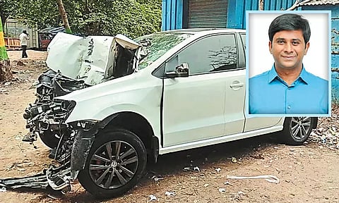 சின்னமலையில் மரத்தில் கார் மோதி கோவை தொழில் அதிபர் பலி - நண்பர் படுகாயம்