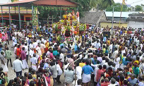 ஆலந்துறை அம்மன் கோவில் புதிய தேர் வெள்ளோட்டம்