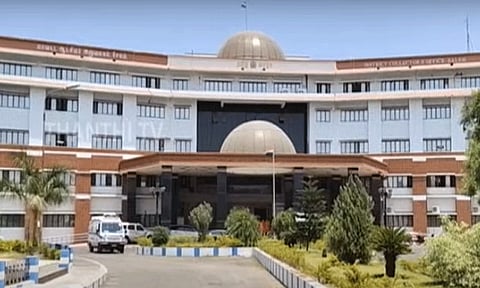 பரபரப்பை கிளப்பிய வாட்ஸ்-அப் ஸ்டேட்டஸ்... சேலம் கலெக்டர் விளக்கம்