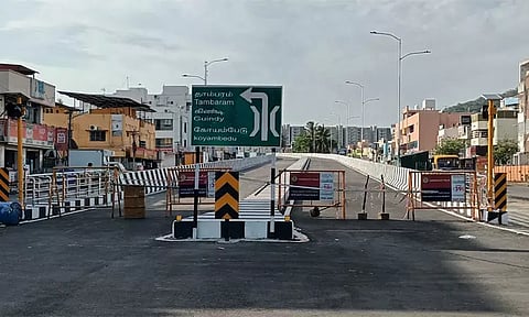 பெருங்களத்தூர் ரெயில்வே மேம்பாலம் நாளை மறுநாள் திறப்பு - நெடுஞ்சாலைத்துறை அதிகாரிகள் தகவல்