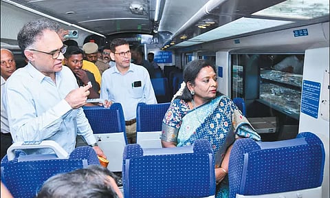 விமானத்தில் சென்றவர்கள் கூட வந்தே பாரத் ரெயிலில் செல்ல விரும்புகிறார்கள் -தமிழிசை சவுந்தரராஜன் பேட்டி